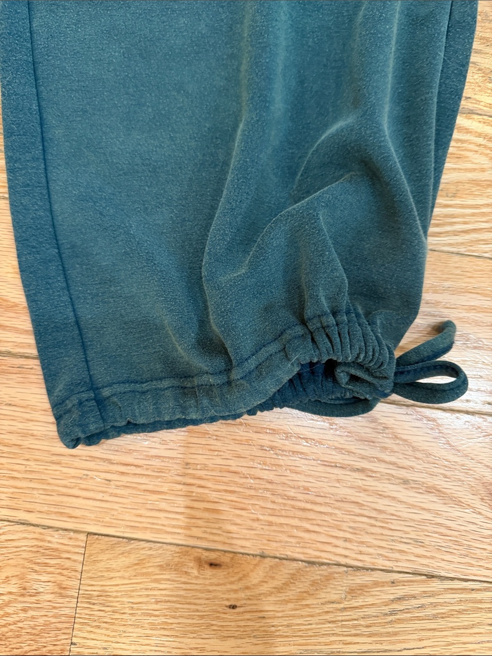 Easle Pants/ Top Set- Size M - Picture 3 of 7